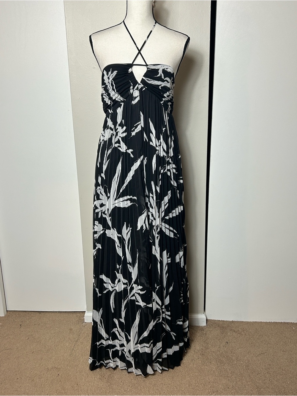 NWT White House Black Market Black & Cream Pleated halter maxi Dress, 10
